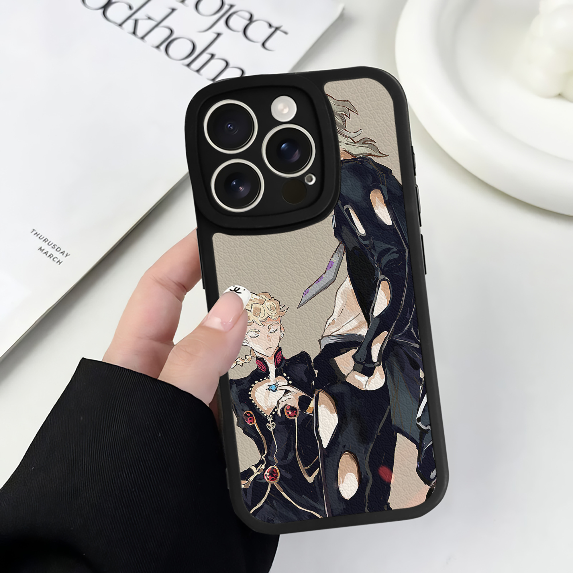 （画像用） ジョジョの奇妙な冒険 JoJo's Bizarre Adventure 【iPhone 16シリーズ対応】シリコンスマホケース（レザー調） 材質：シリコン